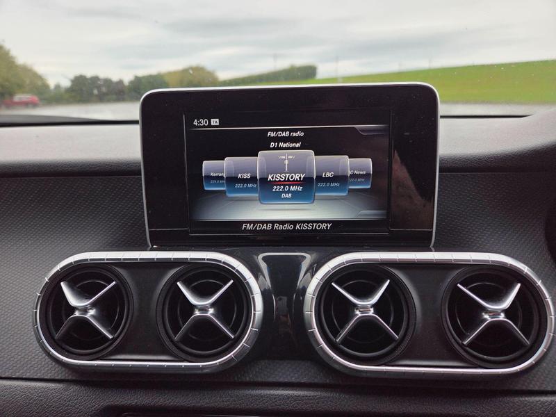 Mercedes-Benz X Class Photo at-05e17485857944b9ac4b9113473ed659.jpg