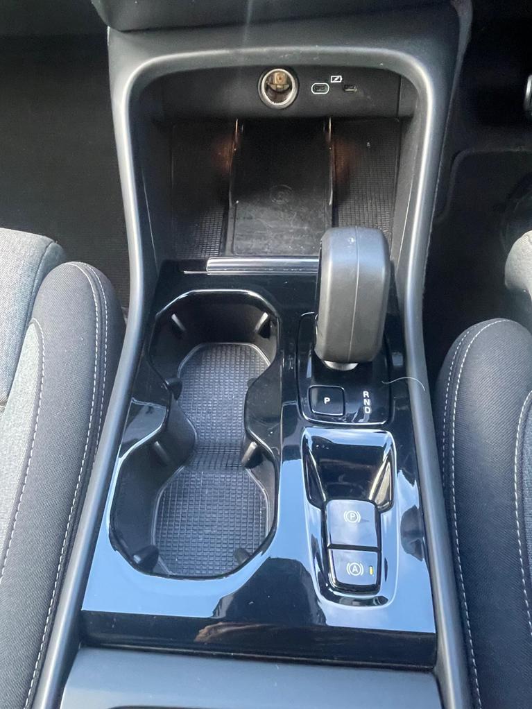 Used Volvo XC40 BJ73VMH 10