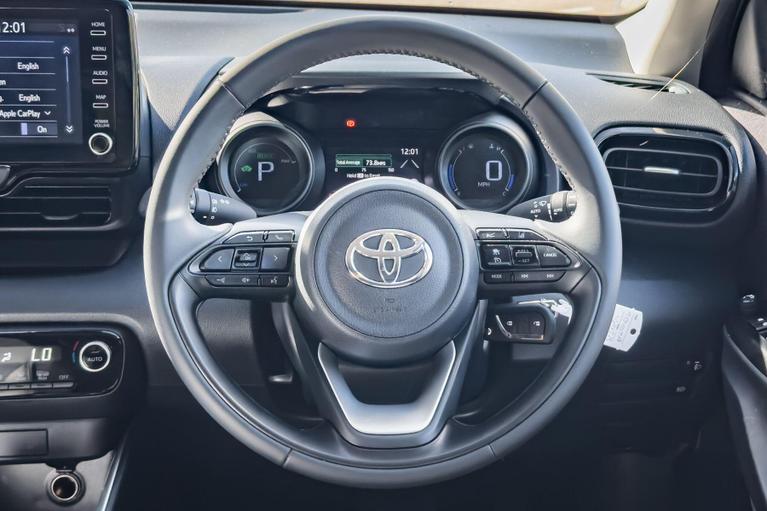 Used Toyota Yaris RE73SVD 13
