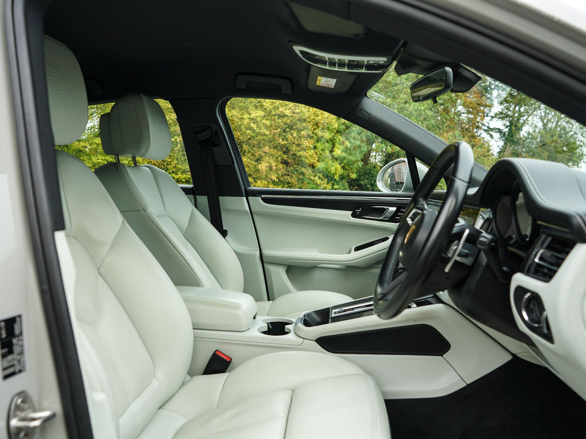 Porsche Macan 2.0T PDK 4WD Euro 6 (s/s) 5dr — photo 21