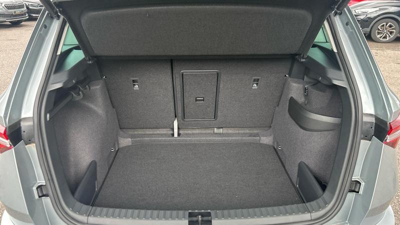 Skoda Karoq Photo at-0674ca7e92db416dbe070b0359957ddb.jpg