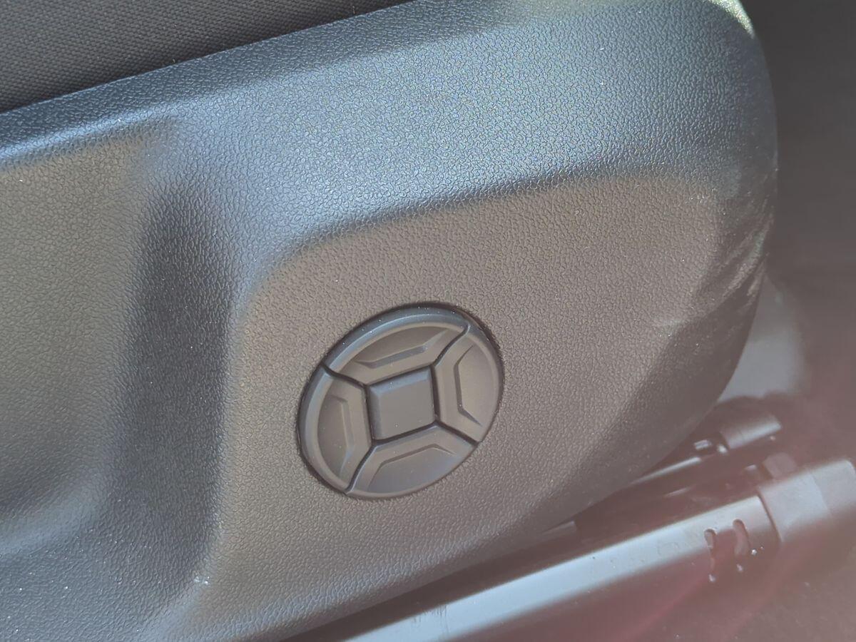Volkswagen T-Roc Photo at-067b15eb24964ff091f0efe31266ddb0.jpg