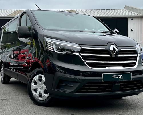 Renault Trafic 2.0 dCi 30 Advance EDC LWB Euro 6 (s/s) 5dr (9 Seat) at Startin Group