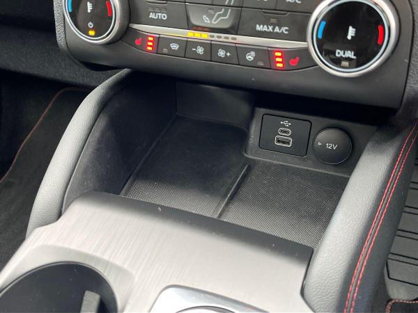 Ford Kuga Photo at-06c64a5ff6544d9e97173e19028196e6.jpg