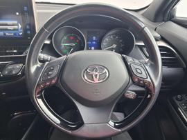 Toyota C-HR Photo 14