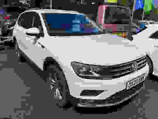 Volkswagen Tiguan Allspace Photo at-06f68374bd6a4ff3987c521e567d0e5c.jpg