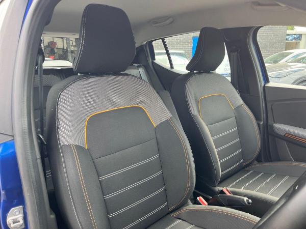 Dacia Sandero Stepway Photo at-0709d5b11d4d4e7ea2e25561791f692c.jpg