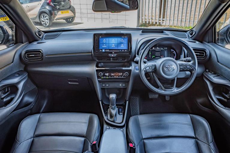 Used Toyota Yaris Cross WN22YUV 11