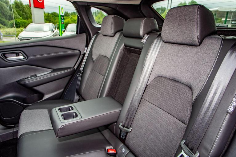 Used Nissan Qashqai OW74VTA 28