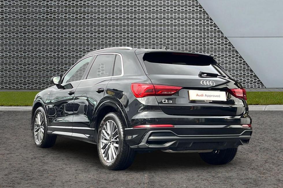 Audi Q3 Photo at-0776df759488423d90e22ae41eb21db8.jpg