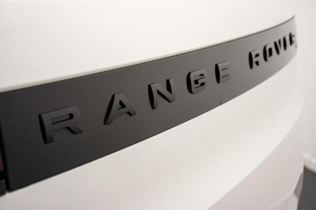 Land Rover RANGE ROVER SPORT Photo at-079a44ea03e44860839166306def9df4.jpg