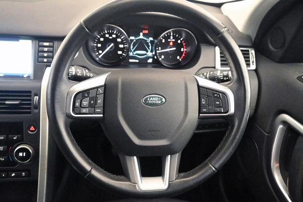 Land Rover DISCOVERY SPORT Photo at-07b400ddc4ae4015be013939fb69bcc5.jpg
