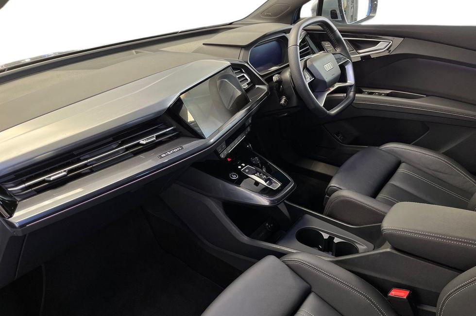 Audi Q4 Photo at-07c1beed9ea142fc9dea39783e9317c0.jpg