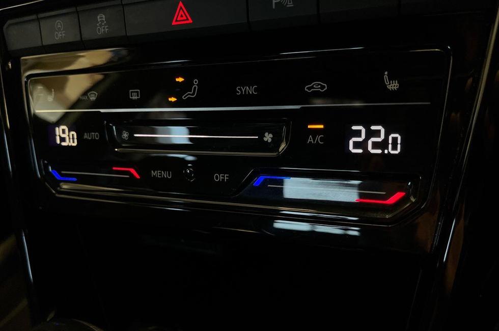 Volkswagen T-Roc Photo at-07c4f0422ff14d62a12e06558ceaec7a.jpg