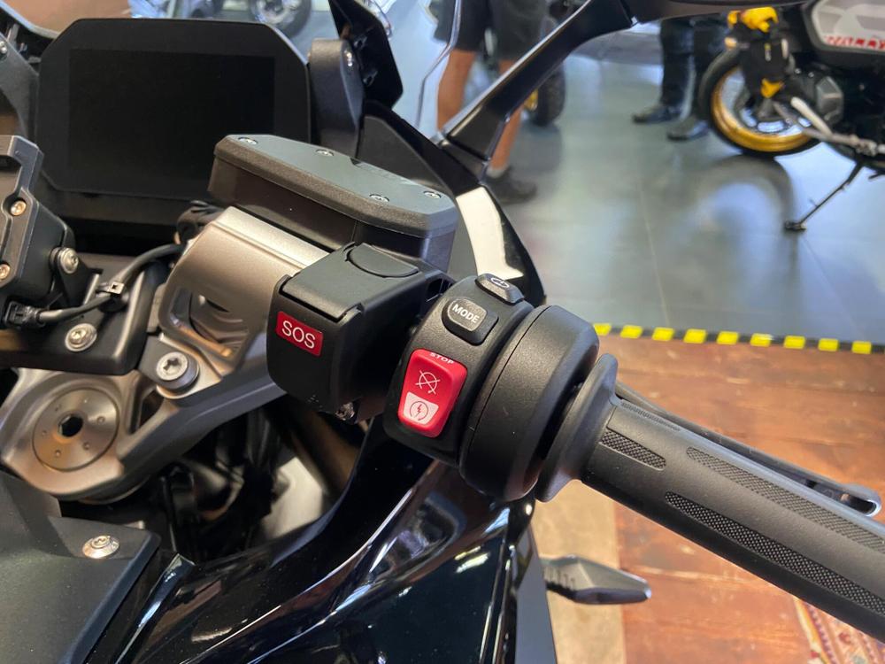 BMW R 1300 RS Photo at-07d325d351a14d6d808c01efbb8ca4a7.jpg