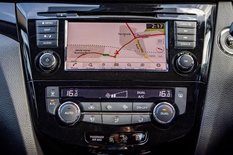Used Nissan Qashqai SL69KHF 15