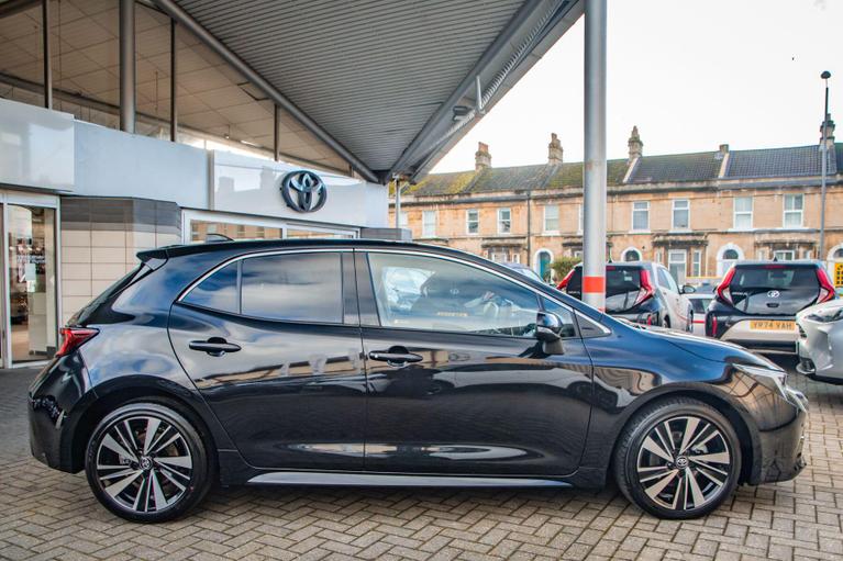 Used Toyota Corolla FP25HXV 5