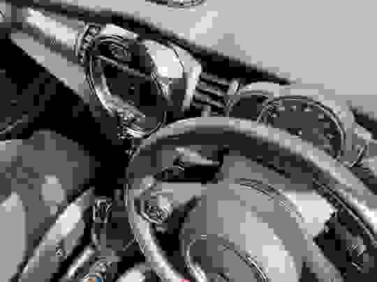 MINI Hatch Photo at-07ee990be3444af5920a9ed7fb9b9e4b.jpg