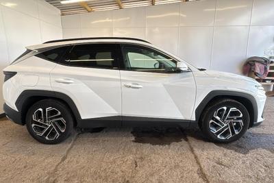 Used 2024 Hyundai TUCSON 1.6 T-GDi 13.8kWh Ultimate SUV 5dr Petrol Plug-in Hybrid Auto 4WD Euro 6 (s/s) (253 ps) ATLAS WHITE at Dack Vans