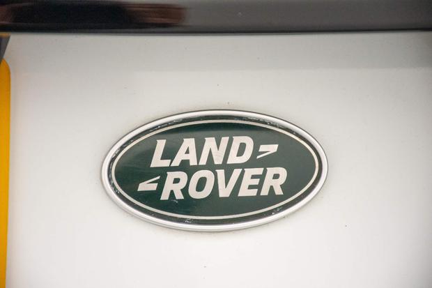 Land Rover DISCOVERY SPORT Photo at-083b5ea7c89549f8b1f7e708b252fd98.jpg