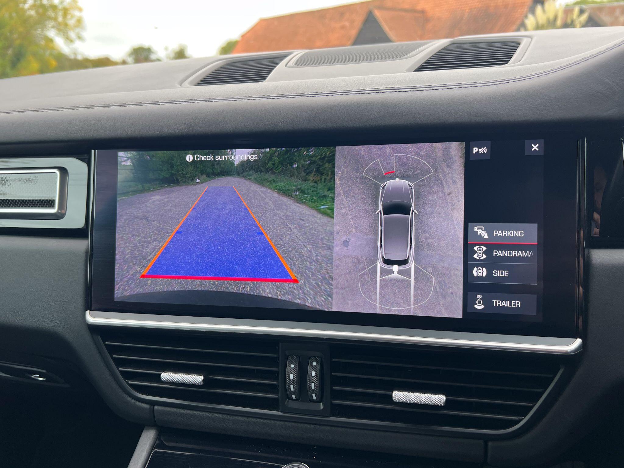 Porsche Cayenne 3.0T V6 TiptronicS 4WD Euro 6 (s/s) 5dr — photo 24