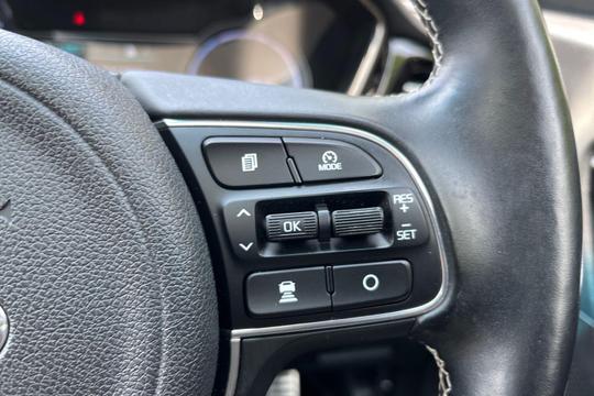 Kia Niro Photo at-0874c0aa2fd148aa985e9143610725f2.jpg