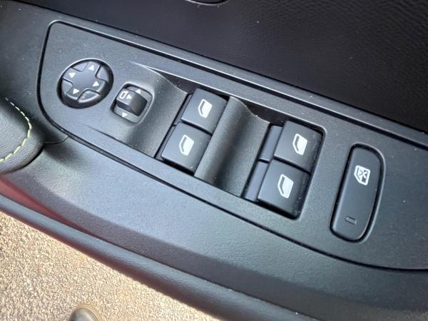 Used Peugeot 2008 VE23NXA 29