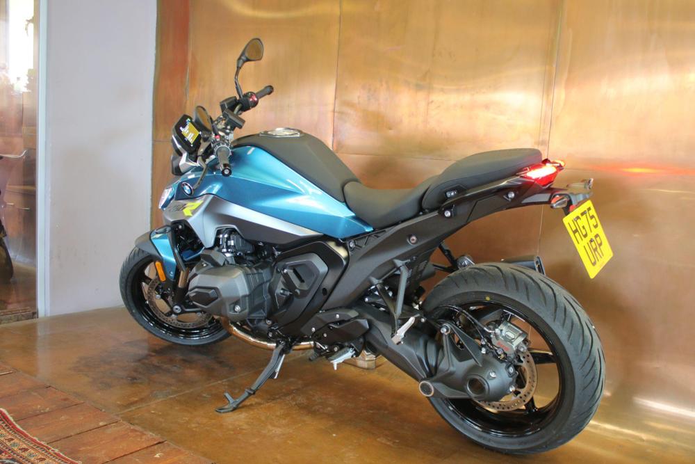 BMW R 1300 R Photo at-088bf266e51f47fc9ddca9a839bad9b8.jpg