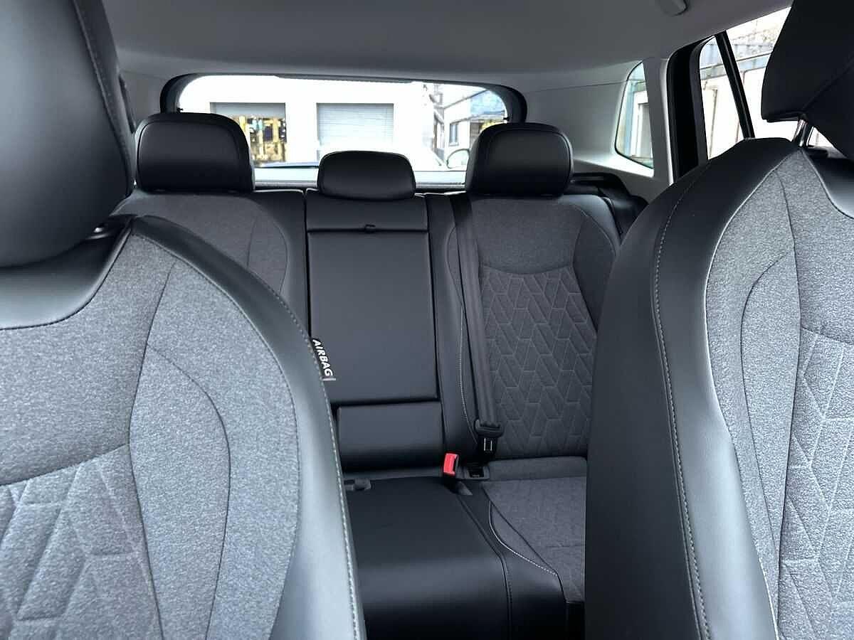 Volkswagen Tiguan Photo at-089cfff4304b4884bf58bcd2a29453bd.jpg