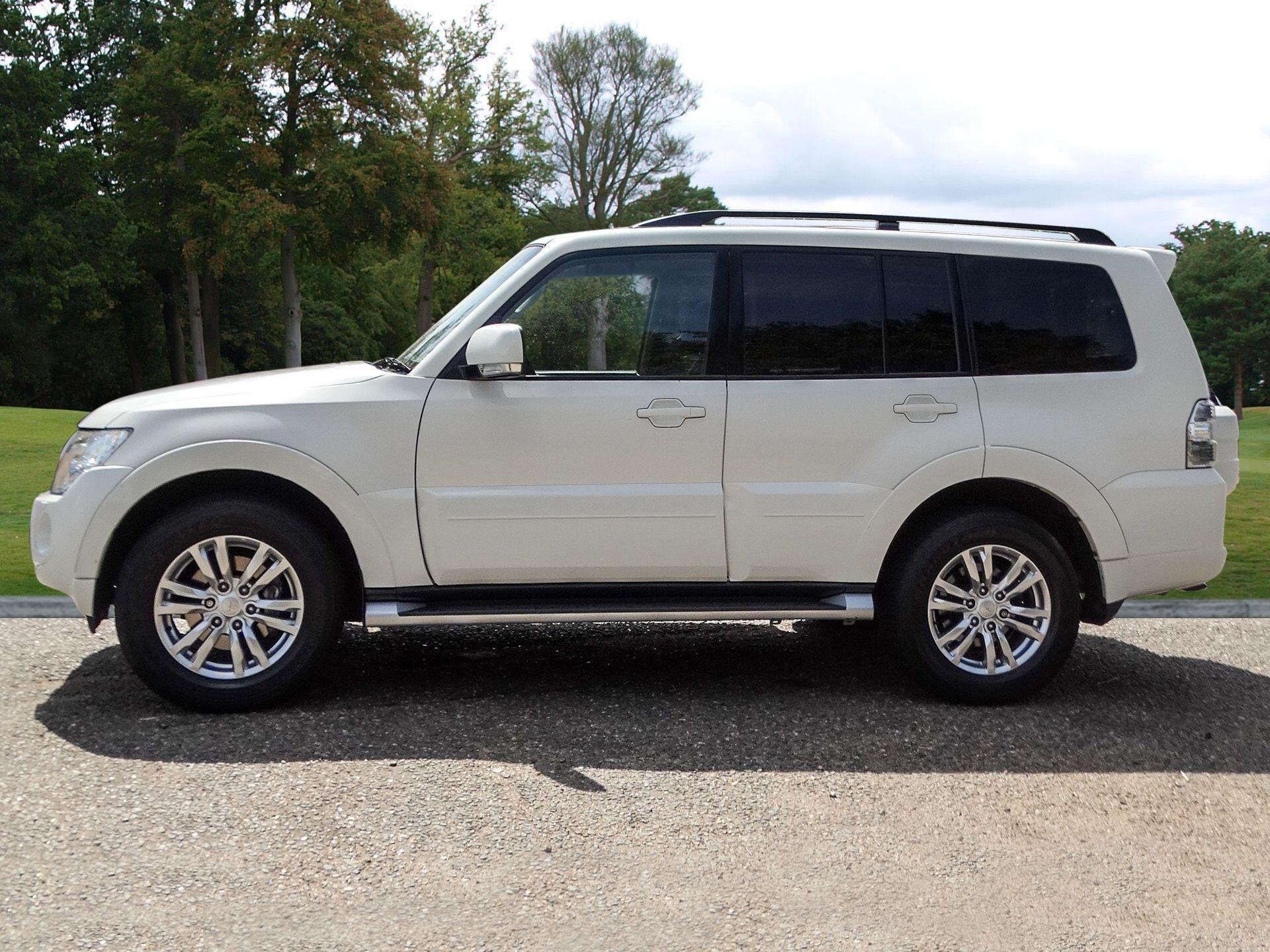 Mitsubishi Shogun 3.2 DI-DC SG3 Auto 4WD Euro 5 5dr LWB — photo 2