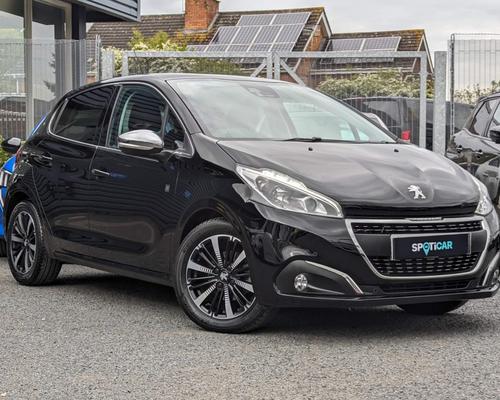 Peugeot 208 1.2 PureTech Tech Edition Euro 6 (s/s) 5dr at Startin Group