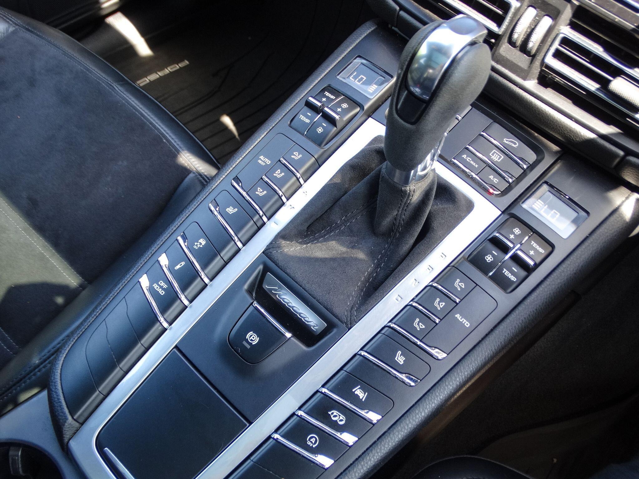 Porsche Macan 2.9T V6 GTS PDK 4WD Euro 6 (s/s) 5dr — photo 28