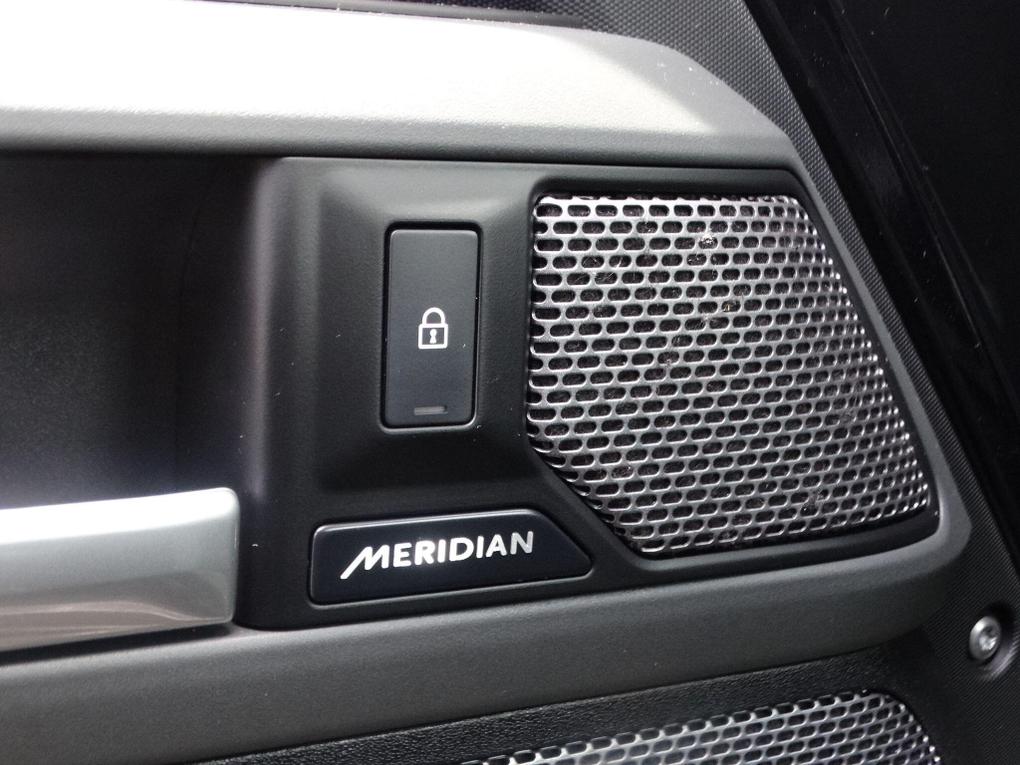 Used Land Rover Defender 110 KF73VKE 39