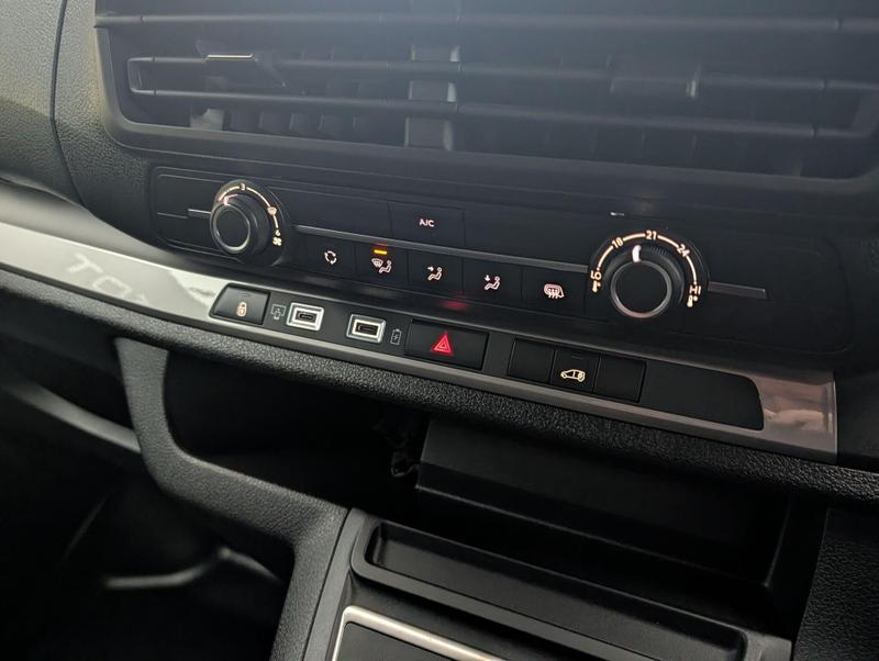 Used Peugeot e-Expert NU74VDC 17