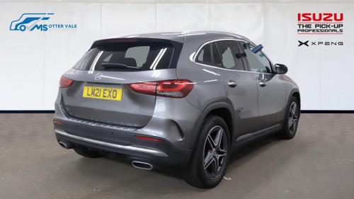 Mercedes-Benz GLA-CLASS Photo at-090c167b64d44cc989cddfecbee5c1f5.jpg