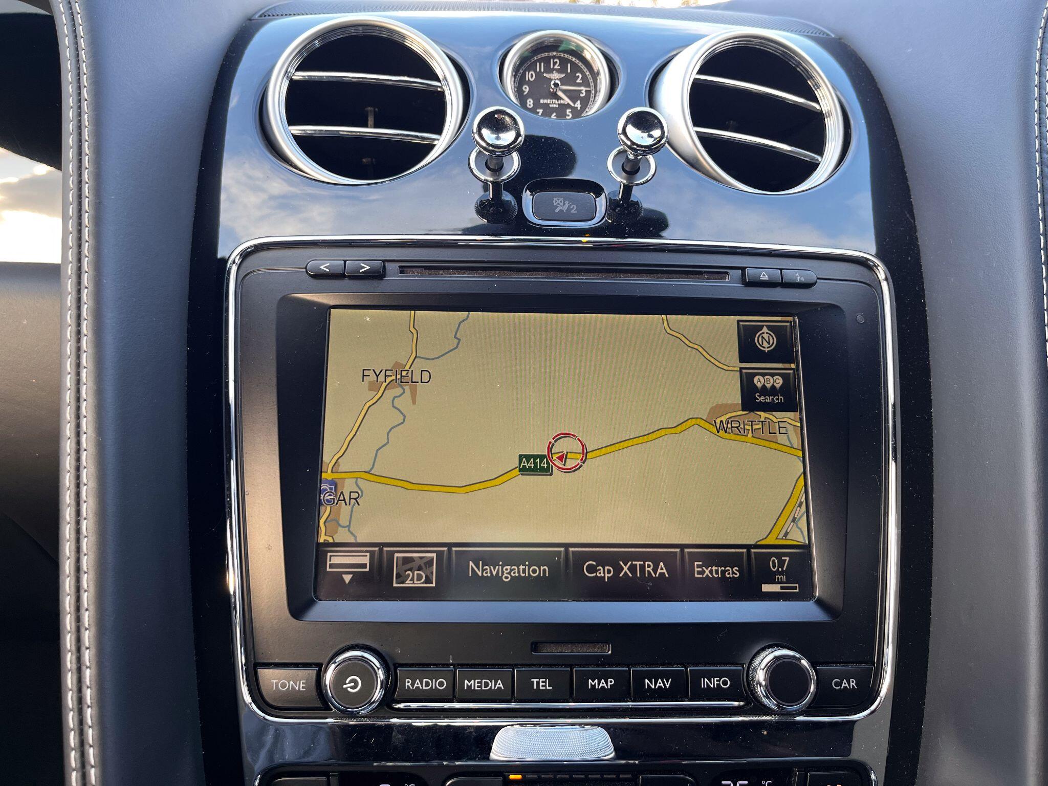 Bentley Continental 4.0 V8 GTC Auto 4WD Euro 5 2dr — photo 16