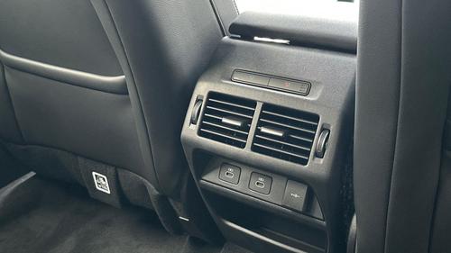 Land Rover Discovery Sport Photo at-0946021ce85545d49e18d84877ad5c3b.jpg