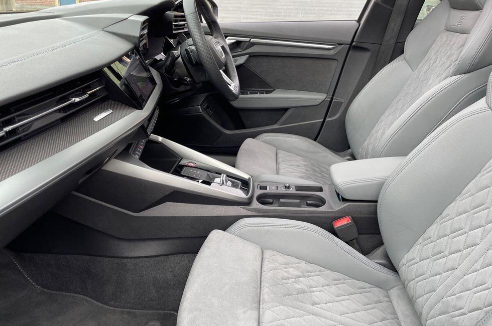 Audi S3 Sportback Photo at-094ba52d218846138169da94c911d98b.jpg
