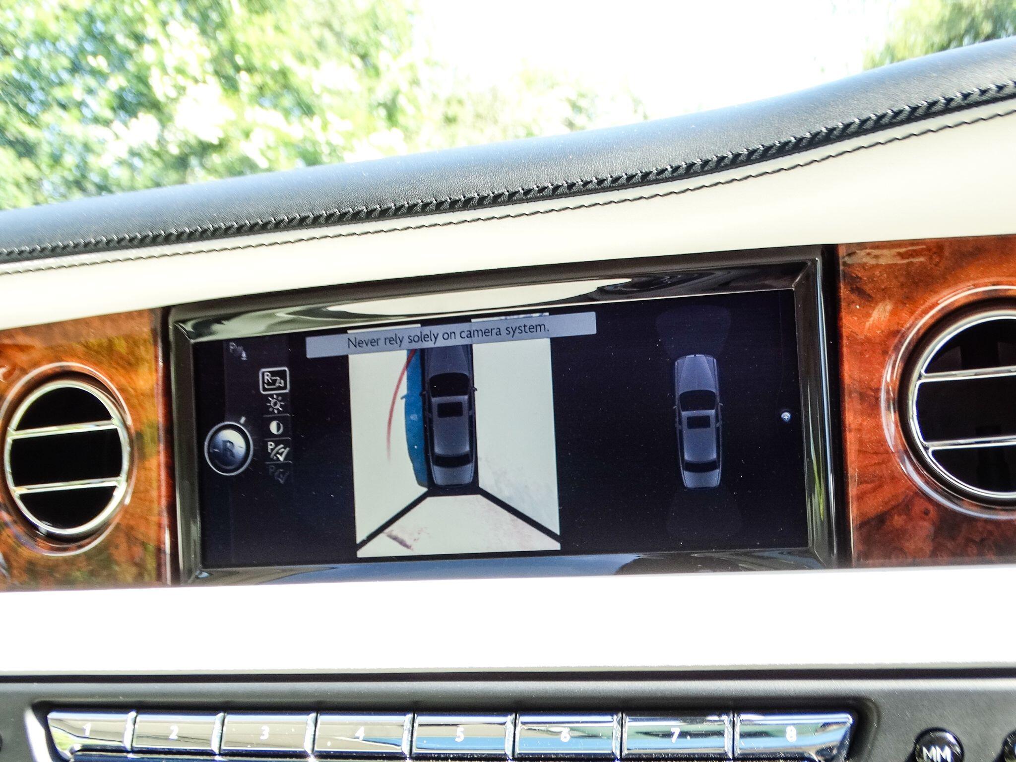 Rolls-Royce Phantom 6.7 V12 Saloon 4dr Petrol Auto Euro 5 (453 bhp) — photo 30