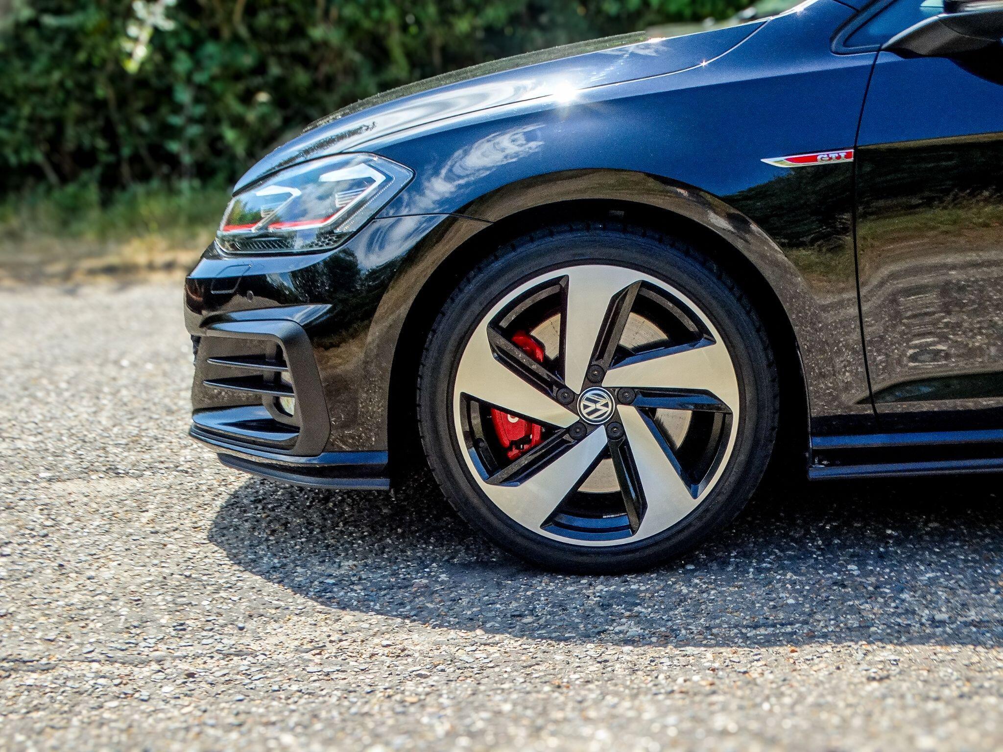 Volkswagen Golf 2.0 TSI GTI Performance Euro 6 (s/s) 5dr — photo 5