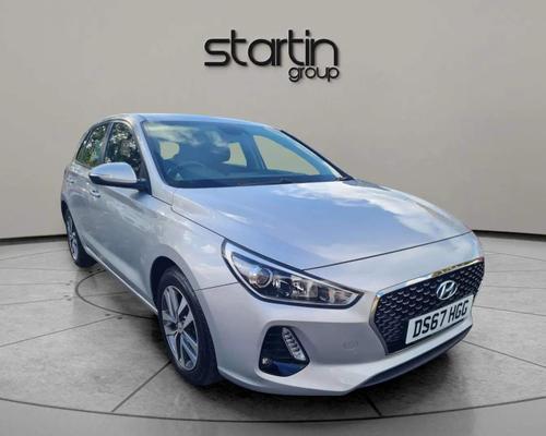 Hyundai i30 1.6 CRDi Blue Drive SE Euro 6 (s/s) 5dr at Startin Group