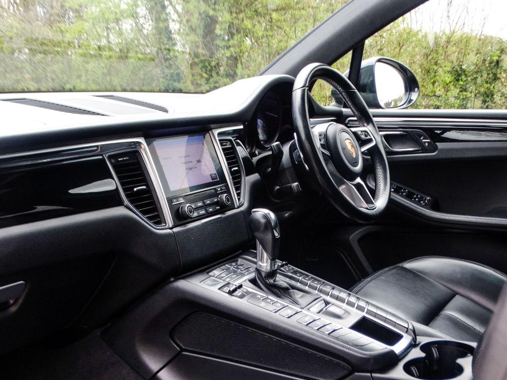 Used Porsche Macan GY67RYF 12