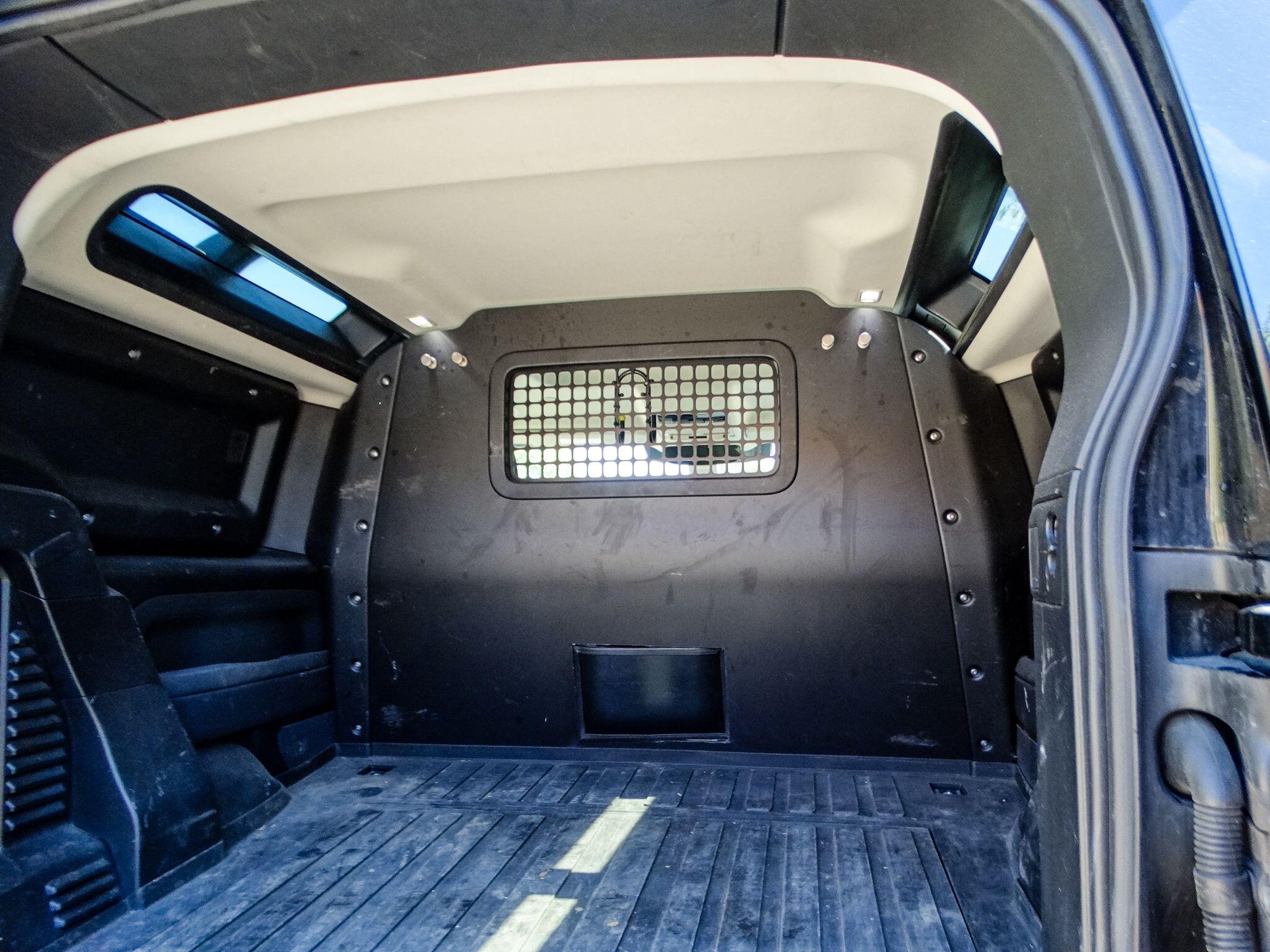 Land Rover Defender 90 3.0 D250 MHEV Hard Top SUV Auto 4WD SWB Euro 6 (s/s) 3dr — photo 13