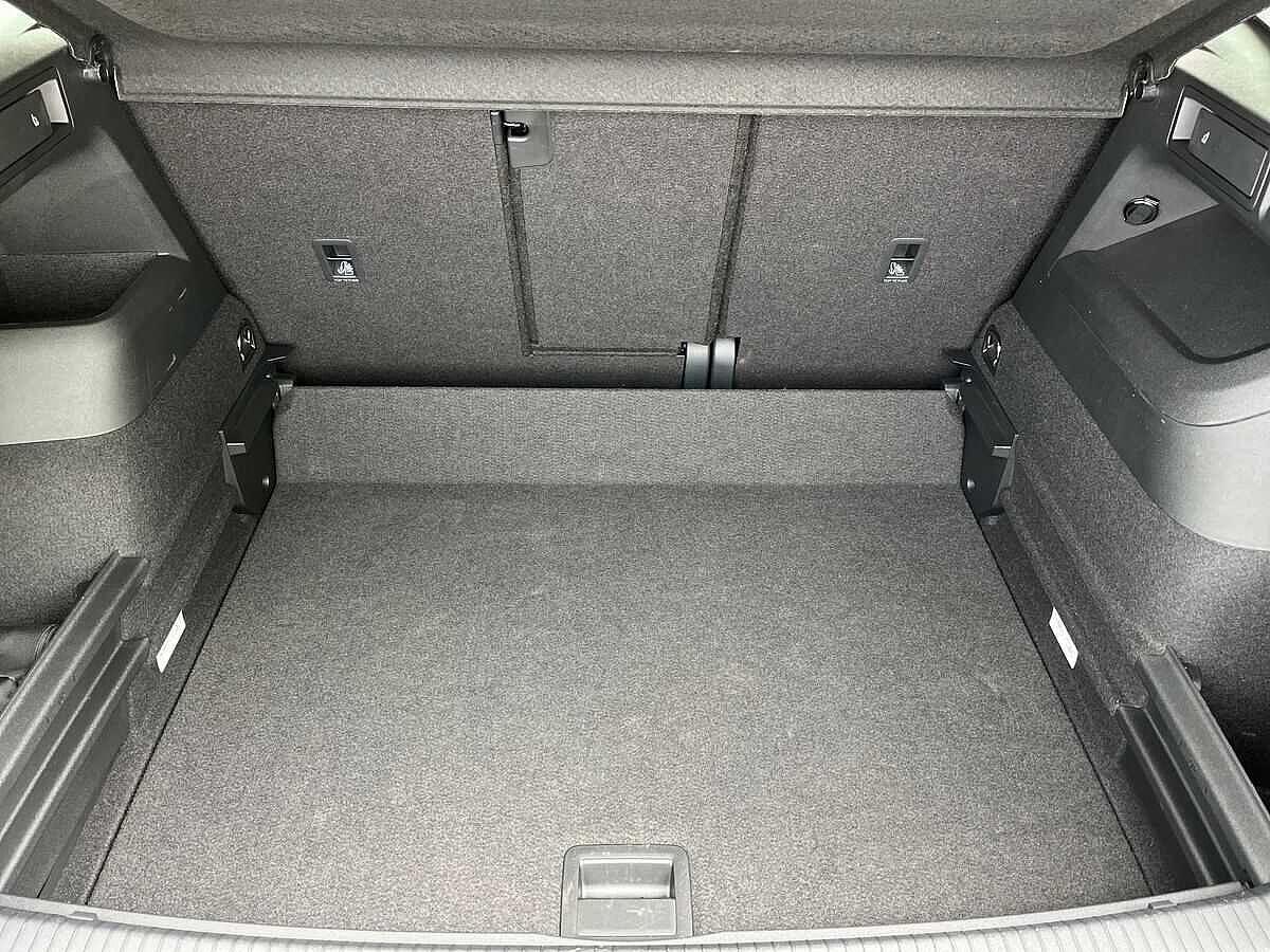 Volkswagen Tiguan Photo at-09e5e5e638d949debf7179b49ccb6501.jpg