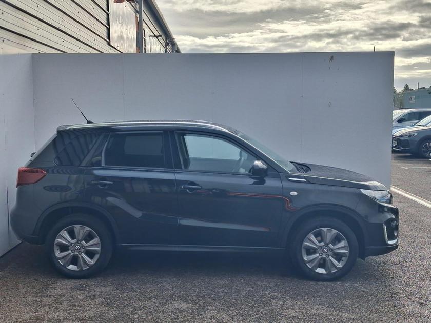 Suzuki Vitara Photo at-09fbb569614348c3975dcfe39ed9fc7c.jpg