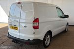 Ford TRANSIT COURIER Photo 3