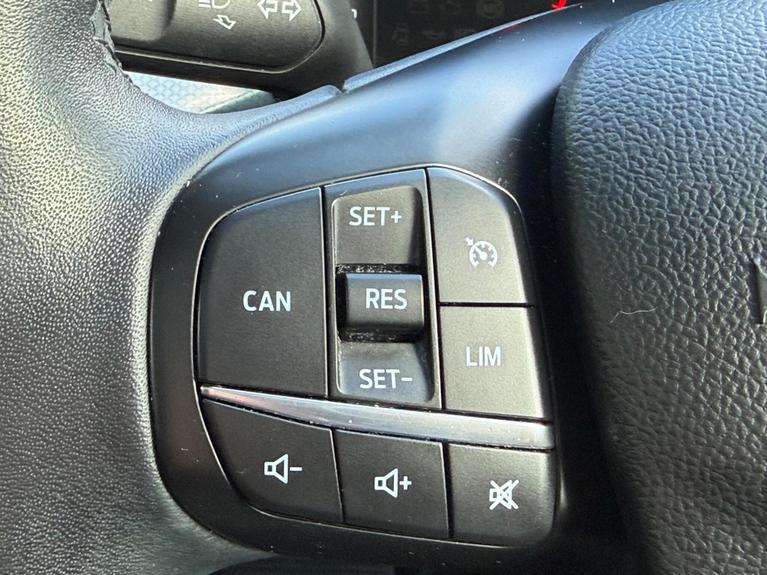 Used Ford Focus YM69LHF 12