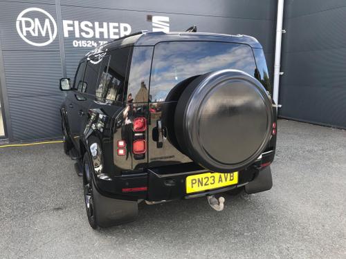 Land Rover Defender 110 Photo at-0a11249e927f4af49142b17cb4e5fd9f.jpg