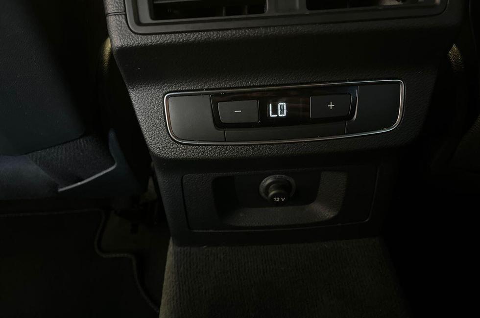 Audi Q5 Photo at-0a3b5f7fe4924764820a02ca57595853.jpg