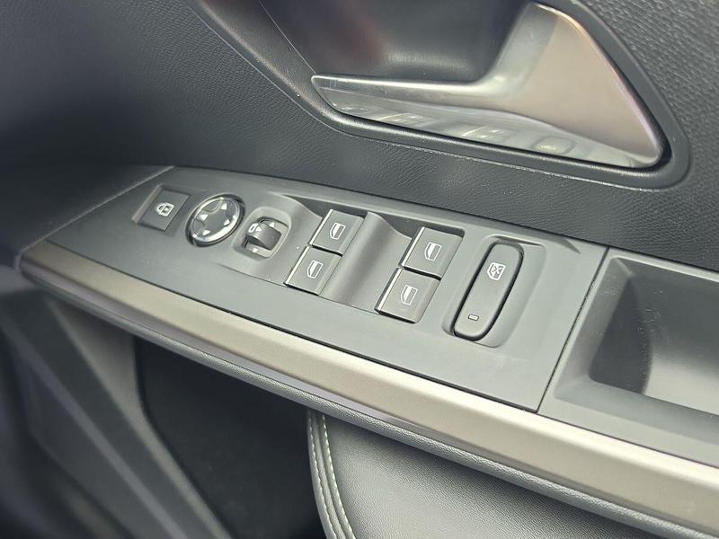 Used Peugeot 5008 KK25JVA 24